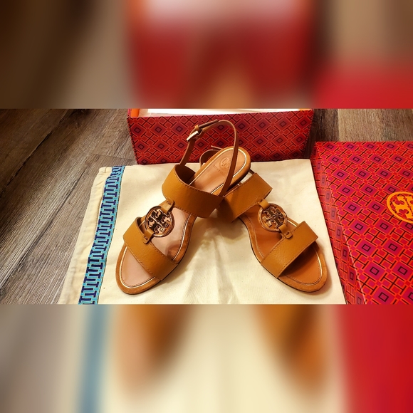 ❤ Tory Burch Metal Miller sandals size 9.5 Brand New! In box! Tried on once! 😍 - Picture 3 of 11